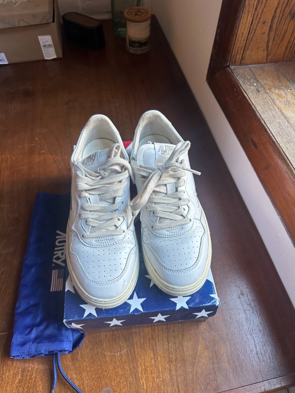 Autry Medalist Low Sneaker in White Leather - Picture 3 of 6
